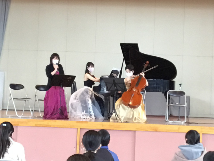 F9df0966f8794ec9b6a7b59fc9bbc77a