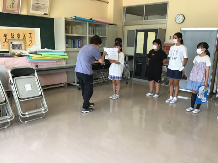 98f53605870c4a0391ab27564d0f3f51