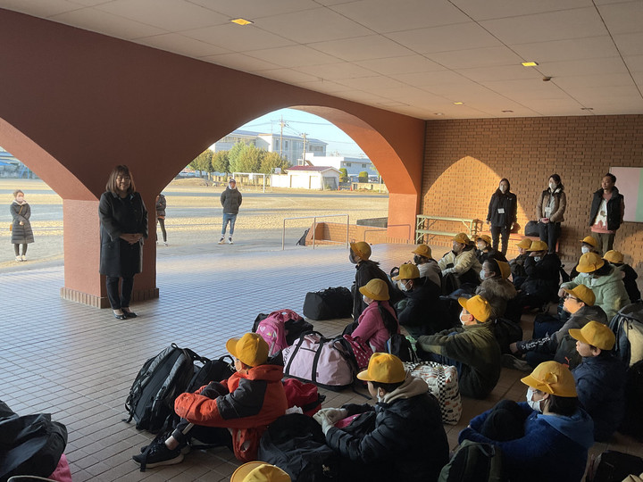 8e3b33175eee4d9f91d595772d2f7b42